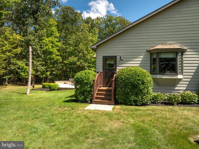 12946 LAKELAND DR, Hesston, PA 16647
