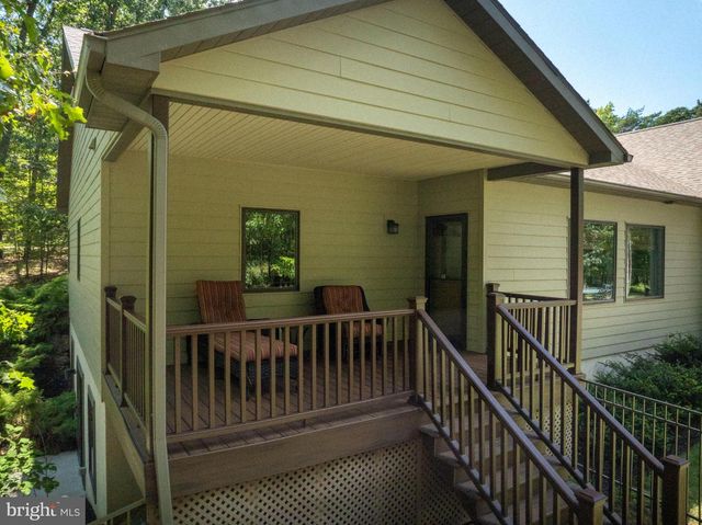 12946 LAKELAND DR, Hesston, PA 16647