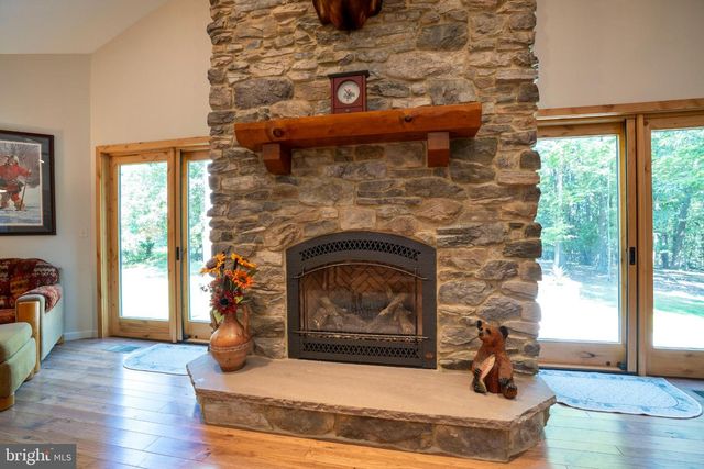 12946 LAKELAND DR, Hesston, PA 16647