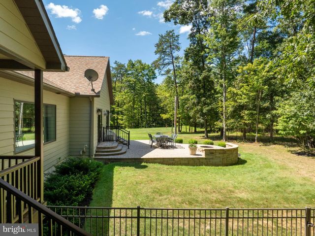 12946 LAKELAND DR, Hesston, PA 16647