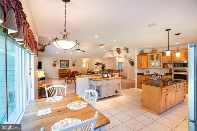 12946 LAKELAND DR, Hesston, PA 16647