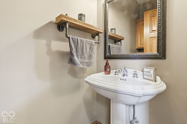 11200 Governors Lane, Fishers, IN 46037