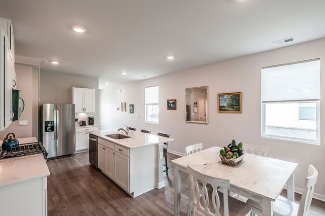 7076 Lang Ave, White House, TN 37188