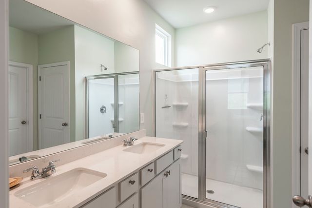 7076 Lang Ave, White House, TN 37188