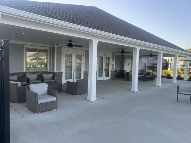7076 Lang Ave, White House, TN 37188