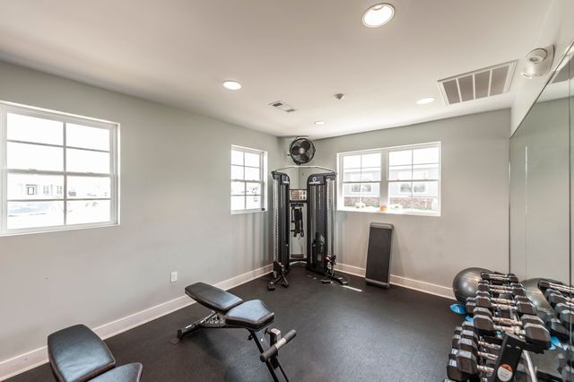 7076 Lang Ave, White House, TN 37188