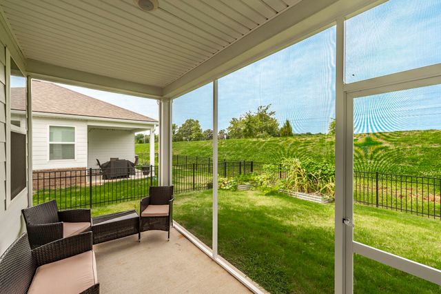 7076 Lang Ave, White House, TN 37188