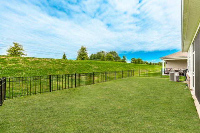 7076 Lang Ave, White House, TN 37188