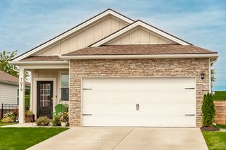 7076 Lang Ave, White House, TN 37188