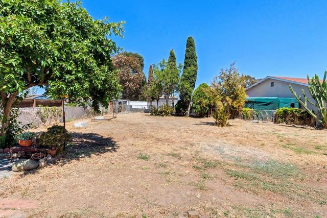 1569 Reklow Dr., San Diego, CA 92154