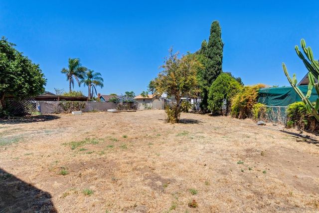 1569 Reklow Dr., San Diego, CA 92154