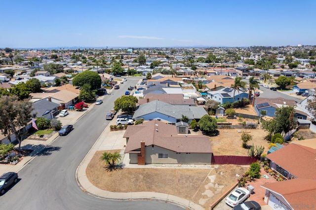 1569 Reklow Dr., San Diego, CA 92154
