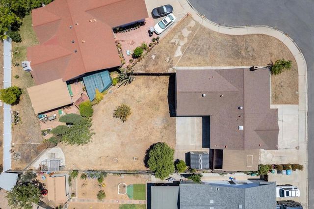 1569 Reklow Dr., San Diego, CA 92154