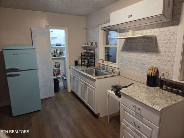 520 Upper Broad St, Newport, TN 37821