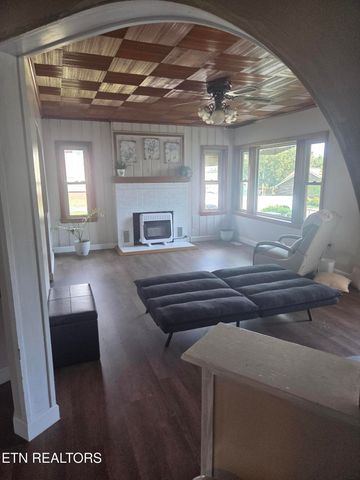 520 Upper Broad St, Newport, TN 37821