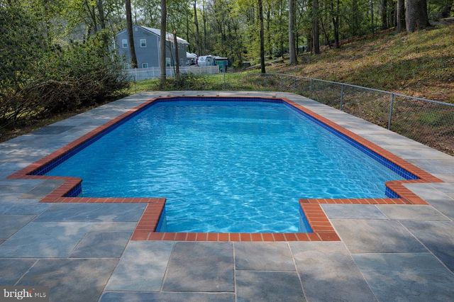 32 CHERRYVILLE HOLLOW RD, Flemington, NJ 08822