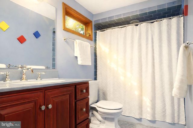 32 CHERRYVILLE HOLLOW RD, Flemington, NJ 08822