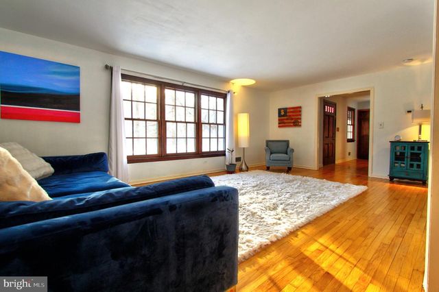 32 CHERRYVILLE HOLLOW RD, Flemington, NJ 08822