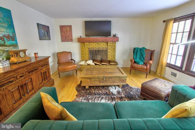 32 CHERRYVILLE HOLLOW RD, Flemington, NJ 08822