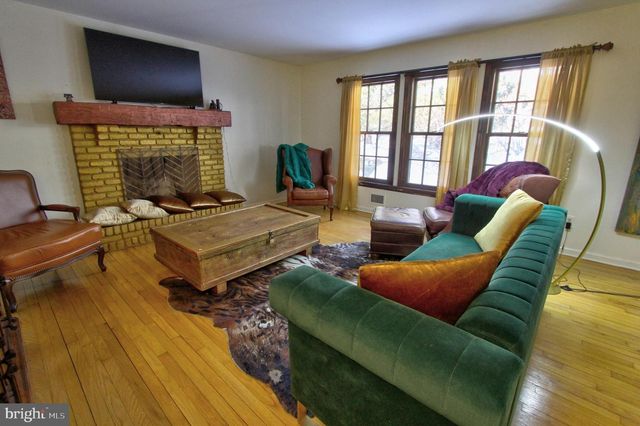 32 CHERRYVILLE HOLLOW RD, Flemington, NJ 08822