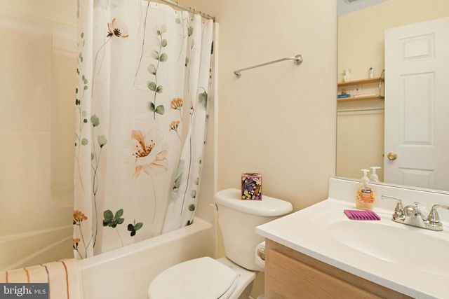 214 POINT CT, Lawrenceville, NJ 08648