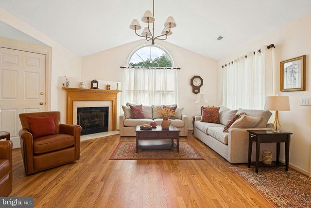 214 POINT CT, Lawrenceville, NJ 08648
