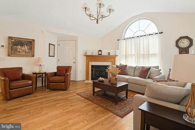 214 POINT CT, Lawrenceville, NJ 08648