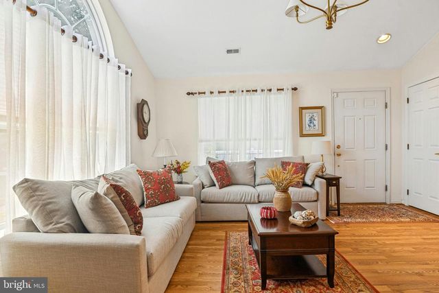 214 POINT CT, Lawrenceville, NJ 08648