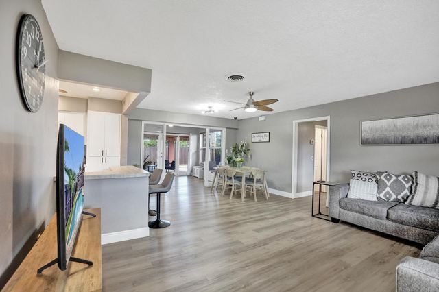 7671 NW 15th Court, Pembroke Pines, FL 33024