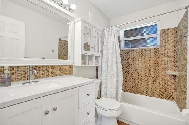 7671 NW 15th Court, Pembroke Pines, FL 33024