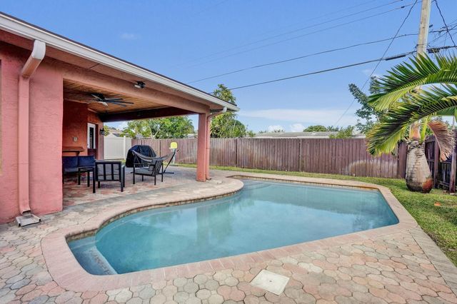 7671 NW 15th Court, Pembroke Pines, FL 33024