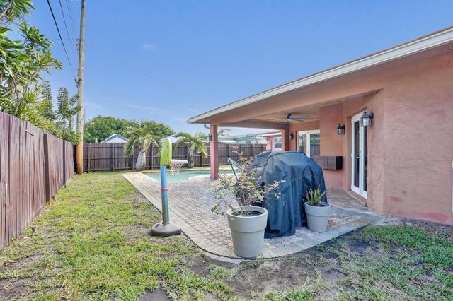 7671 NW 15th Court, Pembroke Pines, FL 33024