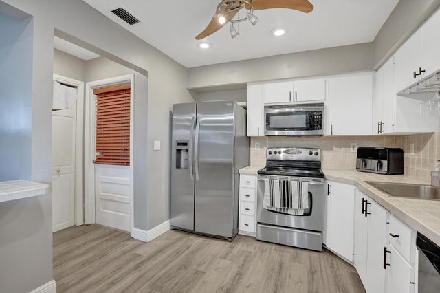 7671 NW 15th Court, Pembroke Pines, FL 33024