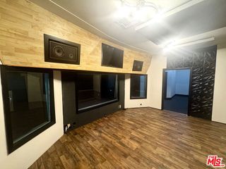 10626 Magnolia Boulevard, North Hollywood, CA 91601