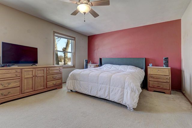 1390 TIMOTHY TRAIL, Oshkosh, WI 54904