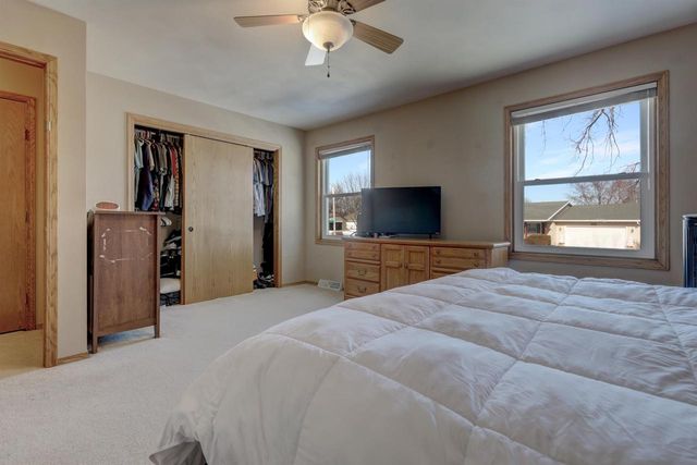 1390 TIMOTHY TRAIL, Oshkosh, WI 54904