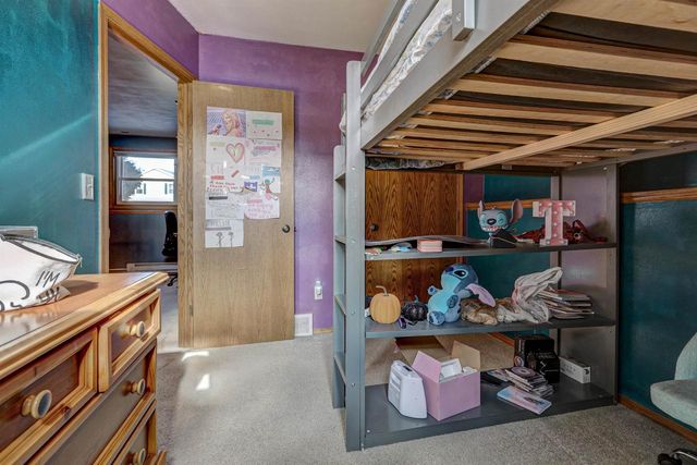 1390 TIMOTHY TRAIL, Oshkosh, WI 54904