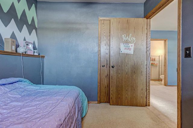 1390 TIMOTHY TRAIL, Oshkosh, WI 54904