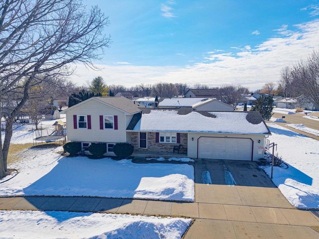 1390 TIMOTHY TRAIL, Oshkosh, WI 54904