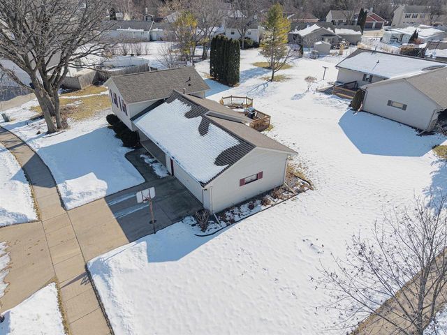 1390 TIMOTHY TRAIL, Oshkosh, WI 54904