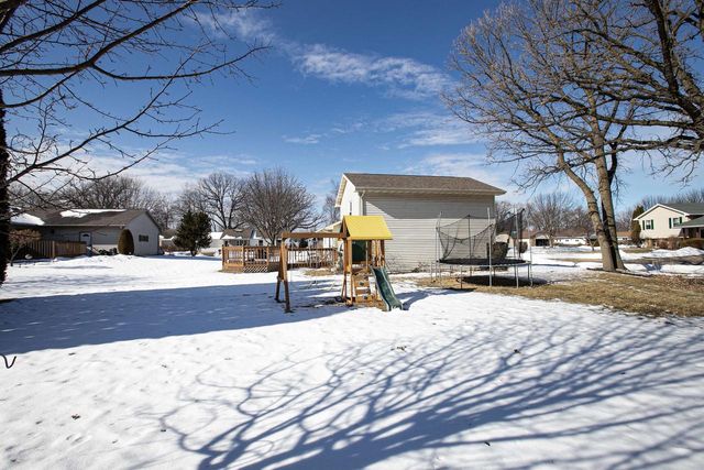 1390 TIMOTHY TRAIL, Oshkosh, WI 54904