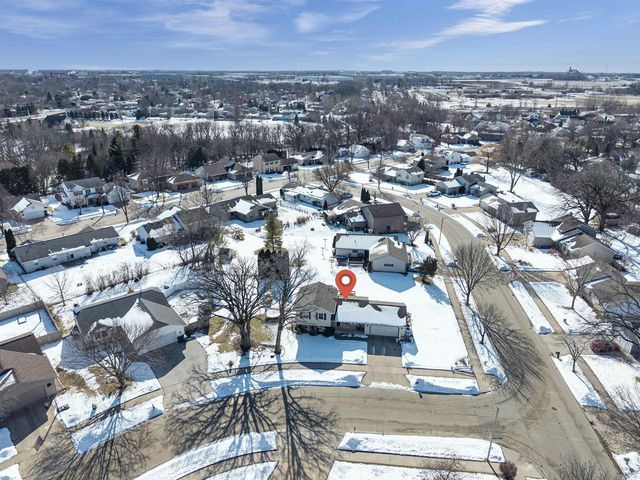 1390 TIMOTHY TRAIL, Oshkosh, WI 54904