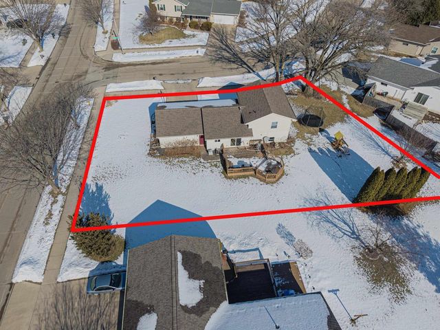 1390 TIMOTHY TRAIL, Oshkosh, WI 54904