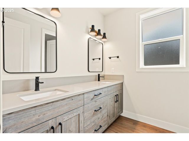 16713 Ne 38TH Ave, Vancouver, WA 98686