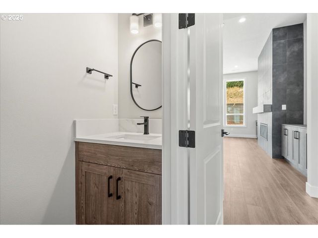 16713 Ne 38TH Ave, Vancouver, WA 98686