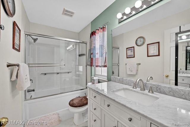 25409 Willowbrook Court, Flat Rock, MI 48134