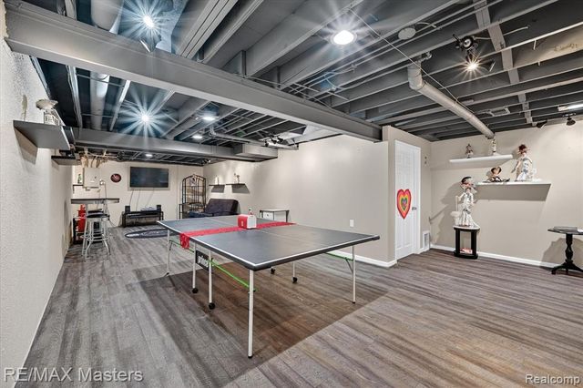 25409 Willowbrook Court, Flat Rock, MI 48134