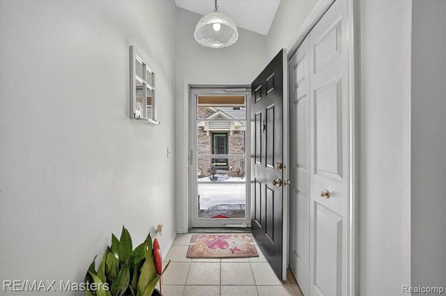 25409 Willowbrook Court, Flat Rock, MI 48134