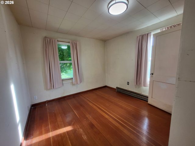 1865 J St, Springfield, OR 97477