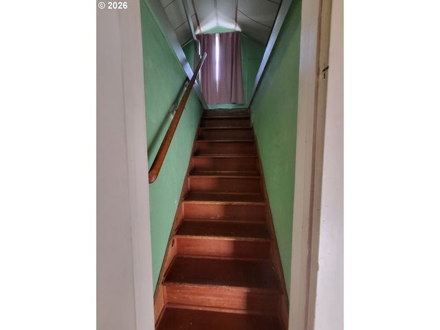 1865 J St, Springfield, OR 97477